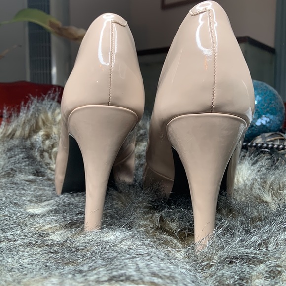9&CO. Beige Stilettos 👠 Heels Peep Toe Shoe Size 10 - Picture 5 of 5